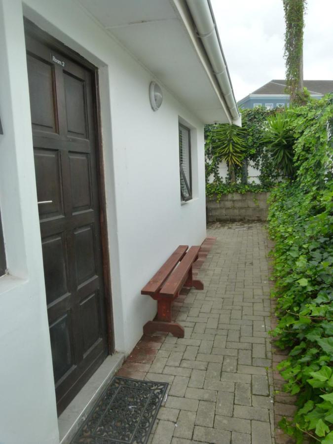 Eland Place Self Catering Guest House Beacon Bay Exteriör bild