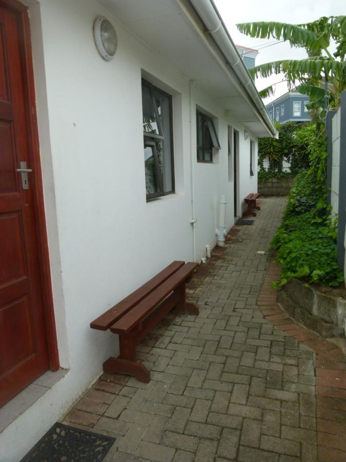 Eland Place Self Catering Guest House Beacon Bay Exteriör bild